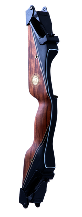 Bear Archery's Fred Bear Take Down Hammer Grip provides a low-profile option for a more relaxed, comfortable hold. Suitable for both recurve and longbow limbs.