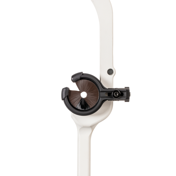 Enables easy corrections with advanced windage and elevation adjustments and convenient reference marks_5