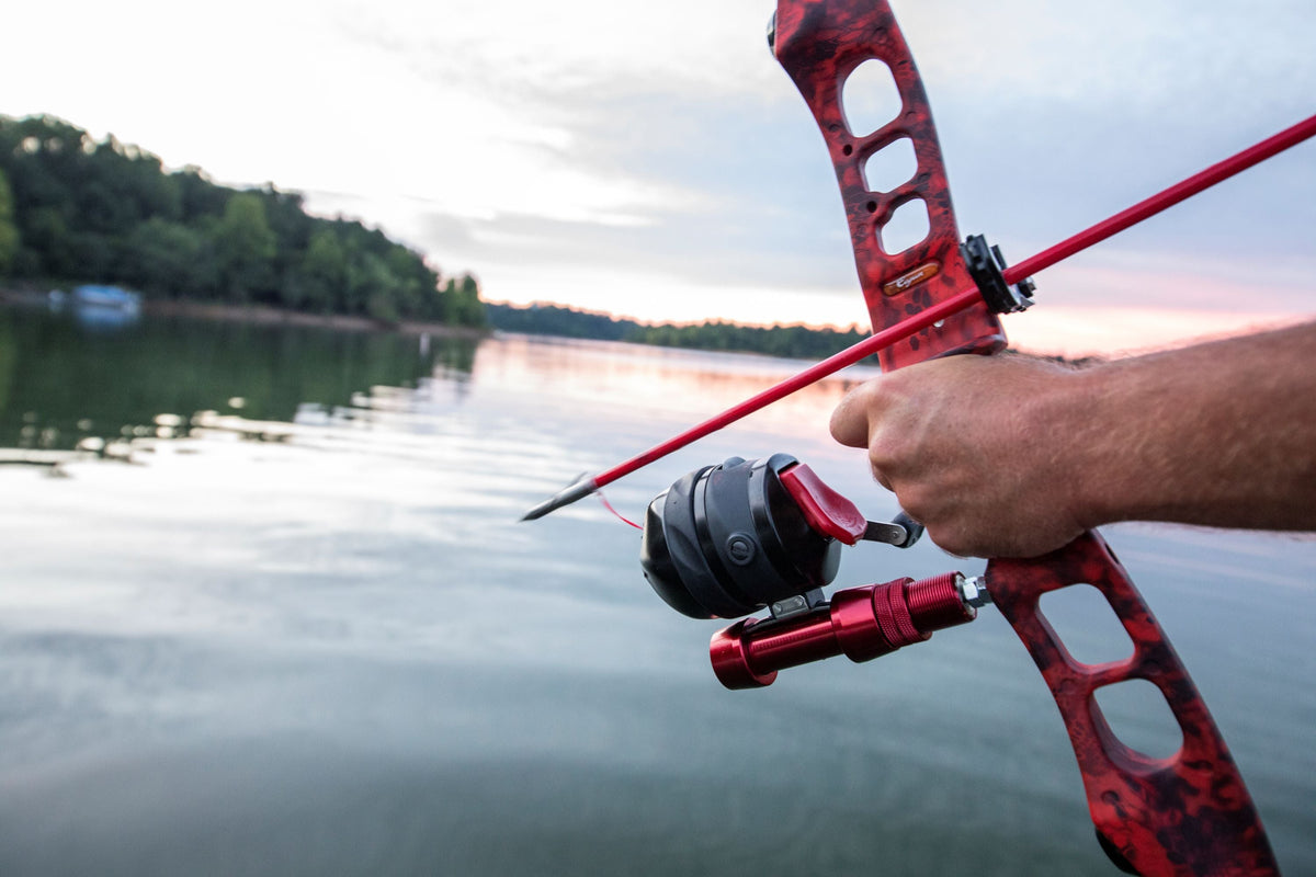best bow fishing reels SPG Bowfishing Reel, Archery Bottle Kits with 40M Fishing Rope, Smooth Bowfishing Reel Kit for Right Hand Compound and Recurve Bows Tool Accessories : Sports & Outdoors The 5 aluminum screw Types of Bowfishing Reels with