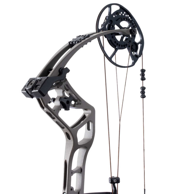 With a 32” axle-to-axle and 6.5” brace height, this bow is easy to shoot and maneuverable in every scenario_6